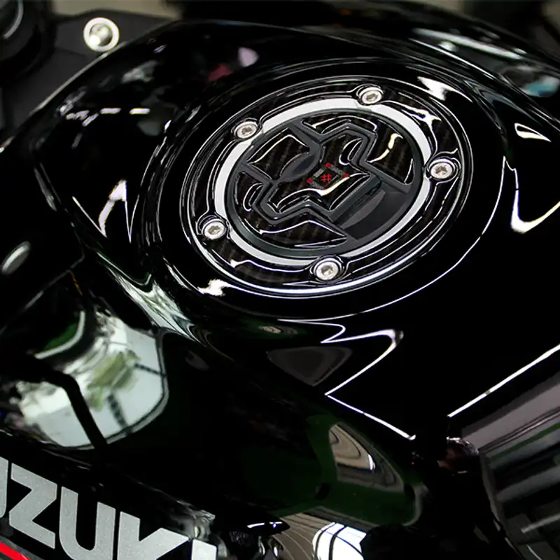 Red Dynamic Carbon Fibre Fuel Cap Protector for Suzuki SV650 X '18-